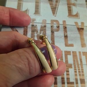 Goldette ceam enamel and goldtone hoop clip on earrings